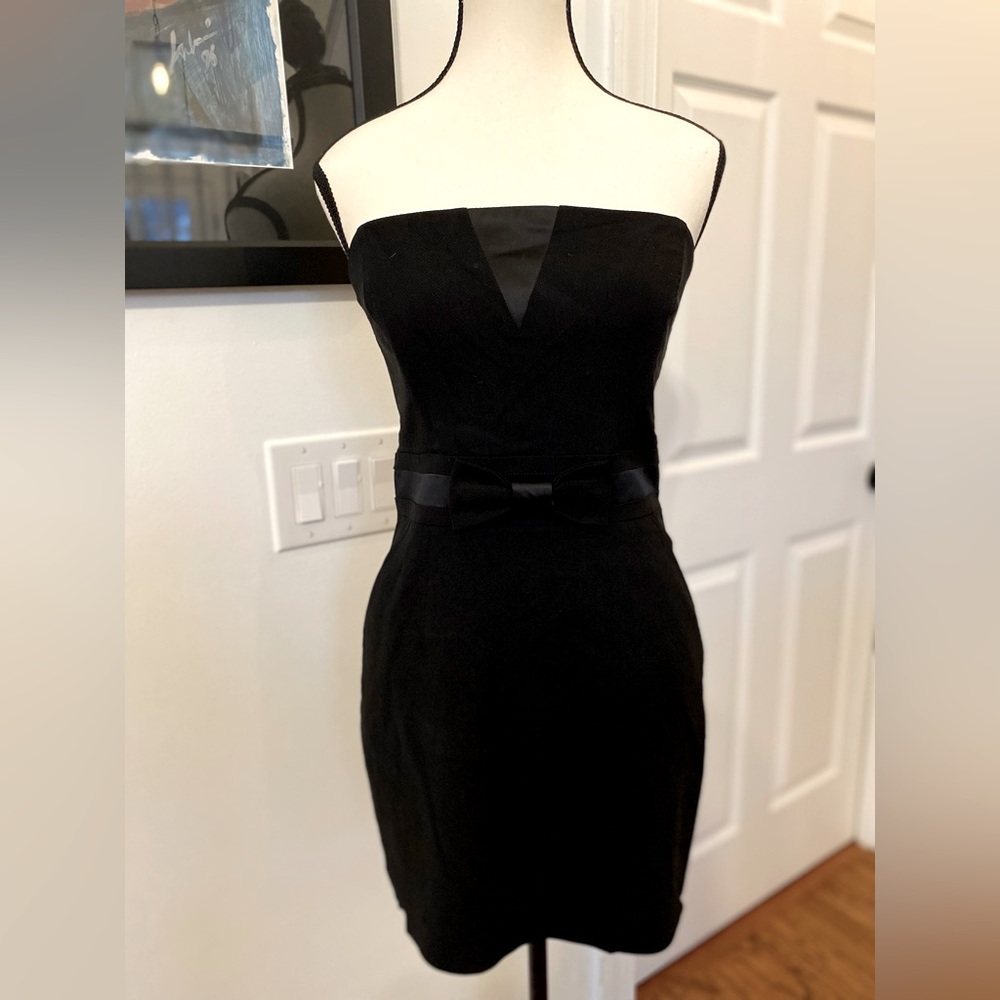 Super cute vintage Bebe dress, black, size 8.